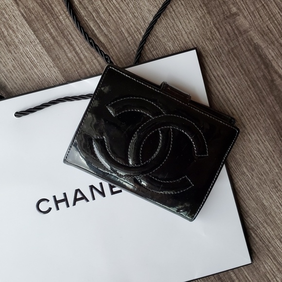 CHANEL Handbags - ❗Chanel Patent Leather double Snap Wallet